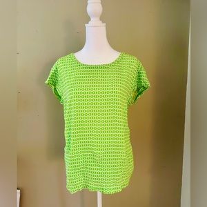 Vintage gap patterned top